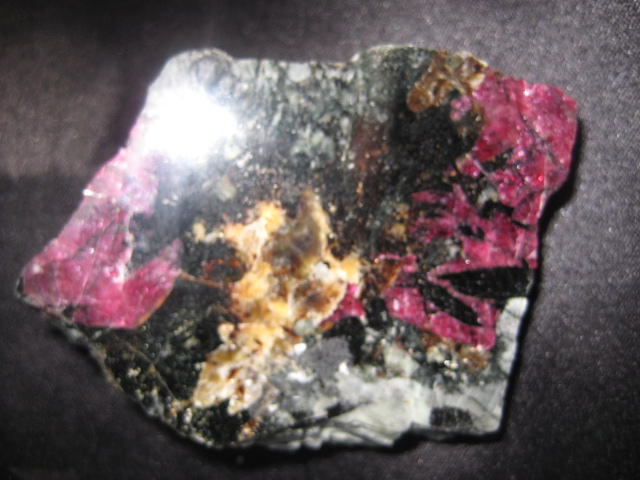Eudialyte is great help for those who seek to receive and express more love 2664